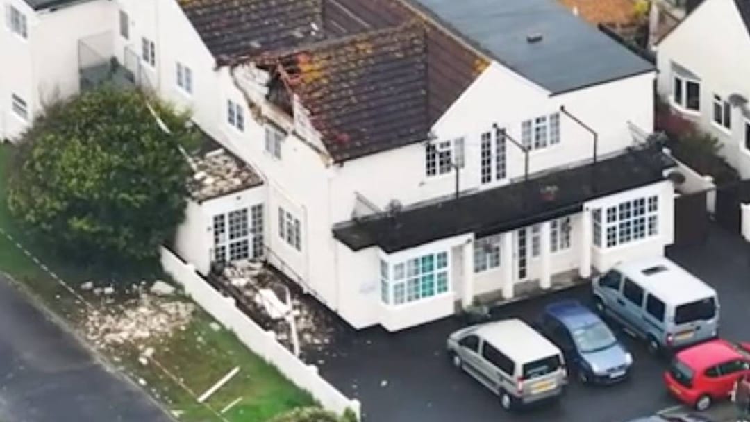 Britaniýa bir gijede 35 müň ýyldyrym düşdi