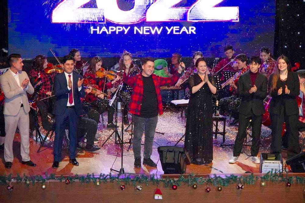 В Ашхабаде прошел концерт «Праздник к нам приходит» 