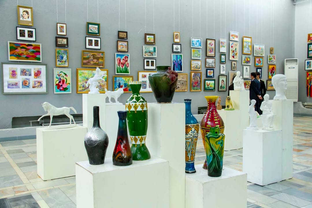 В Ашхабаде открылась выставка работ юных марыйских художников