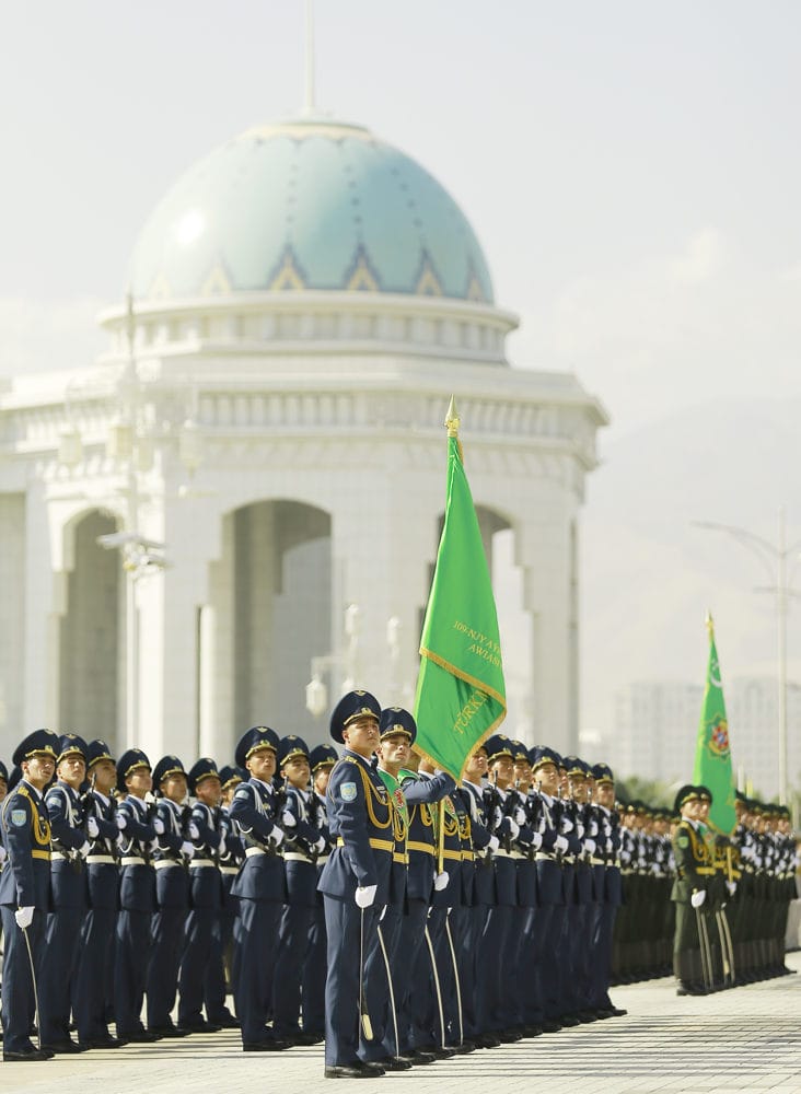 У военнослужащих Туркменистана появилась обновлённая парадная форма