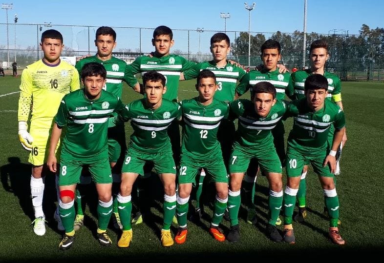 Туркменские футболисты сыграли первый в истории матч со сборной Косово