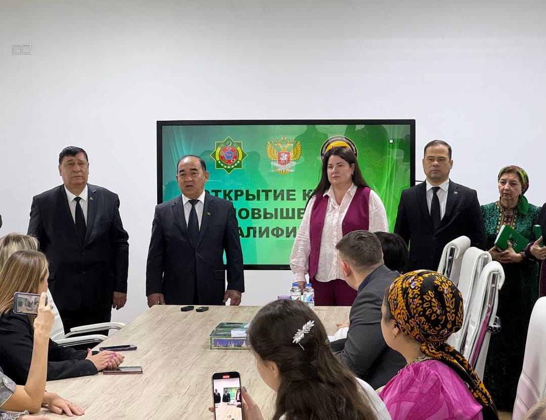 Россия передаст более 1 000 учебно-методических книг вузам Туркменистана