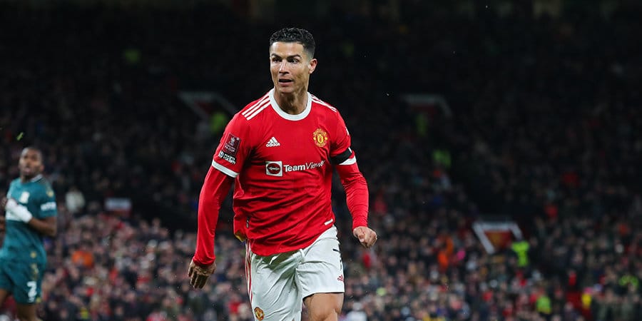 «Манчестер Юнайтед» расторг контракт с Криштиану Роналду