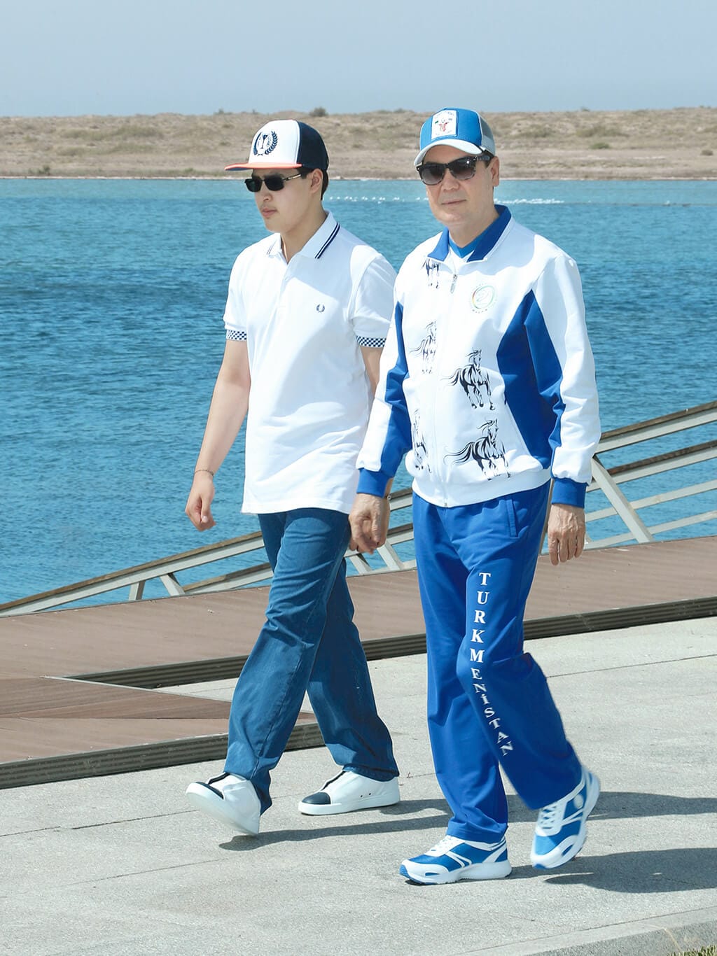 Президент Туркменистана вместе с внуком Керимгулы исполнили на туркменском и английском языках новую песню «Sportly Türkmenistan» 