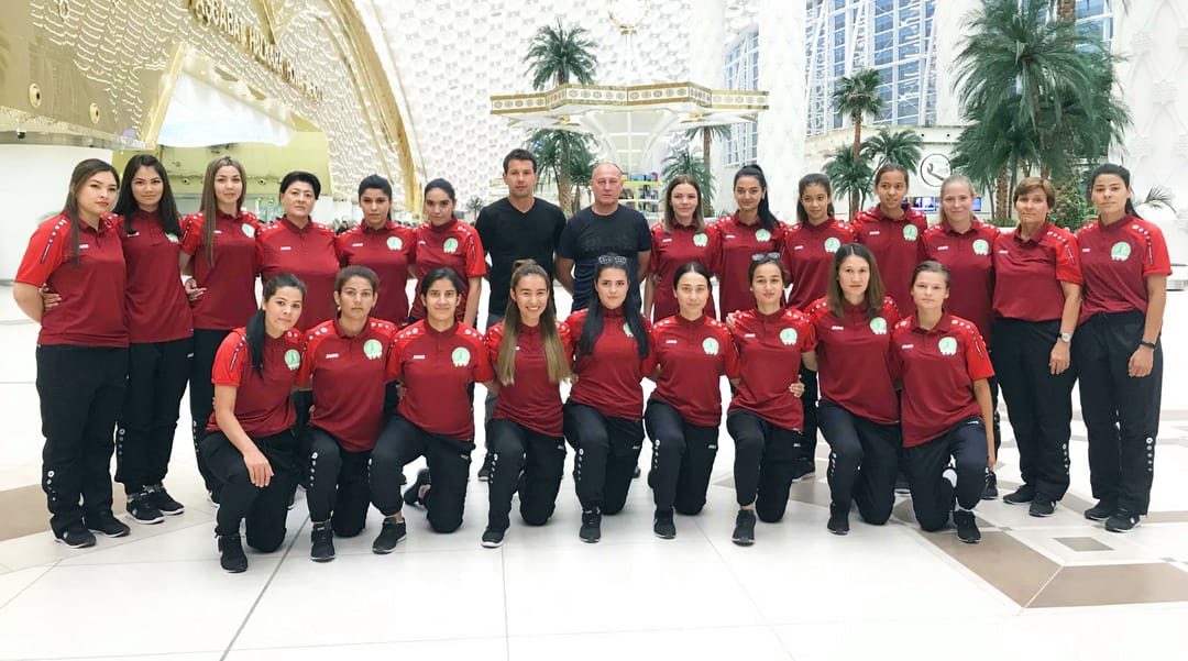 Женская сборная Туркменистана по футболу проведёт сбор в Болгарии