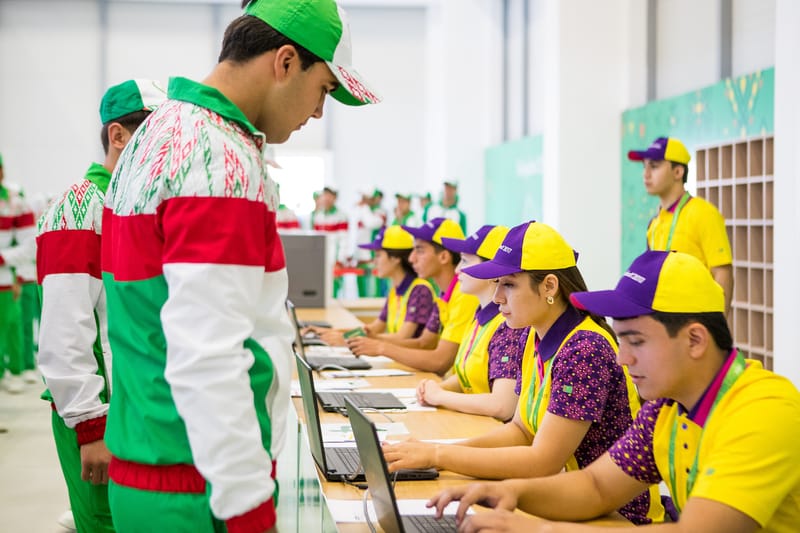 Aşgabat 2017-niň Ýörite lybaslary paýlanmak we akkreditasiýa merkeziniň işine badalga berildi