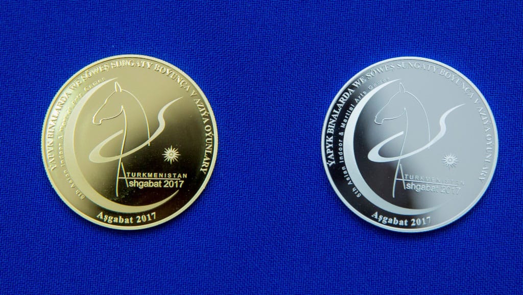 Туркменистан выпустил золотые и серебряные памятные монеты в честь Азиады-2017