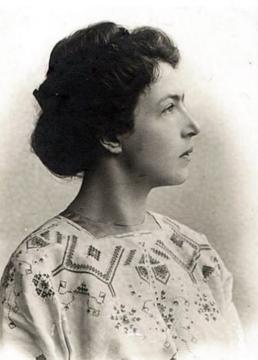 Heýkeltaraş Ýelizaweta Tripolskaýanyň döredijiliginde türkmen medeni mirasynyň şöhlelendirilişi