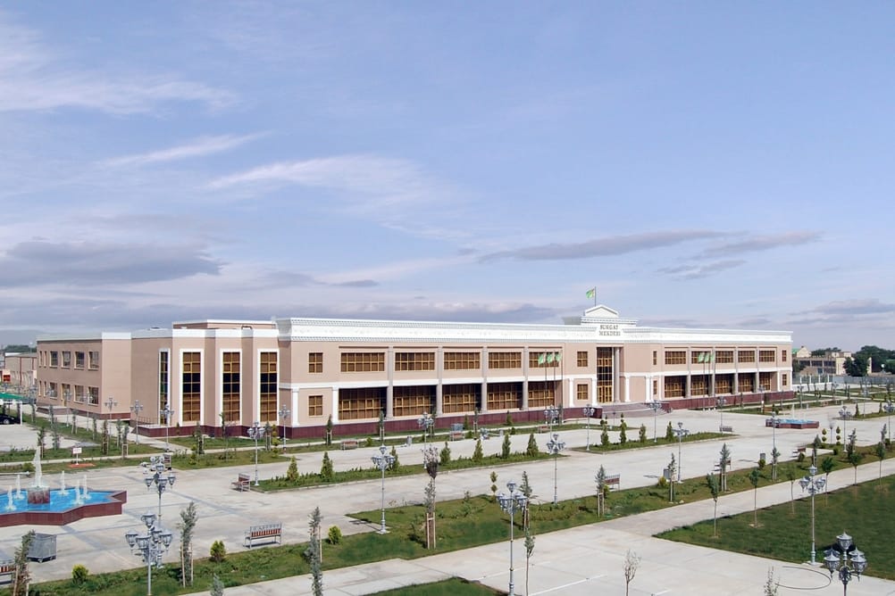 В городе Сердар запущен новый автобусный маршрут