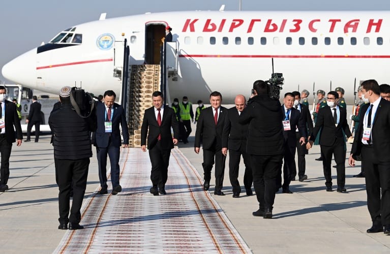 Prezident Sadyr Žaparow iş sapary bilen Türkmenistana geldi