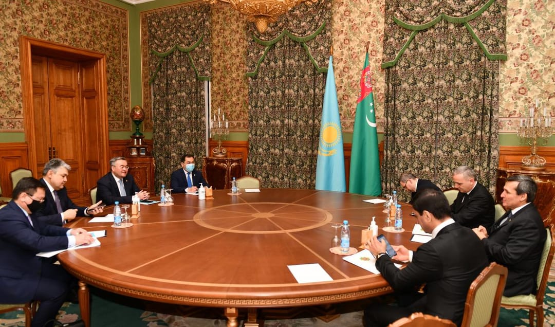 Главы МИД Туркменистана и Казахстана обсудили подготовку встречи на высшем уровне