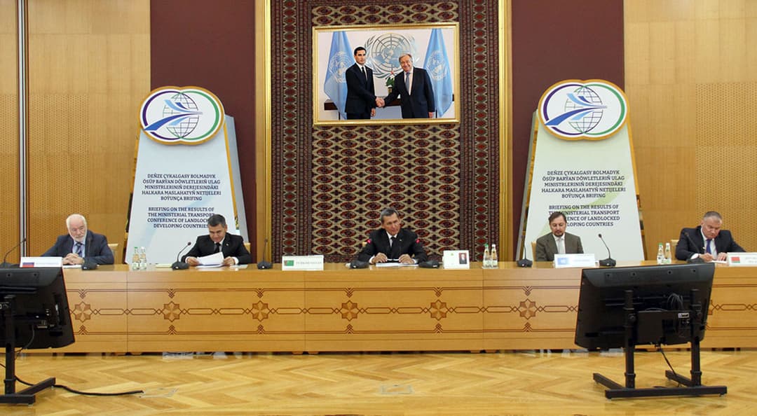 В МИД Туркменистана состоялся брифинг по итогам проведенного в Авазе международного транспортного форума