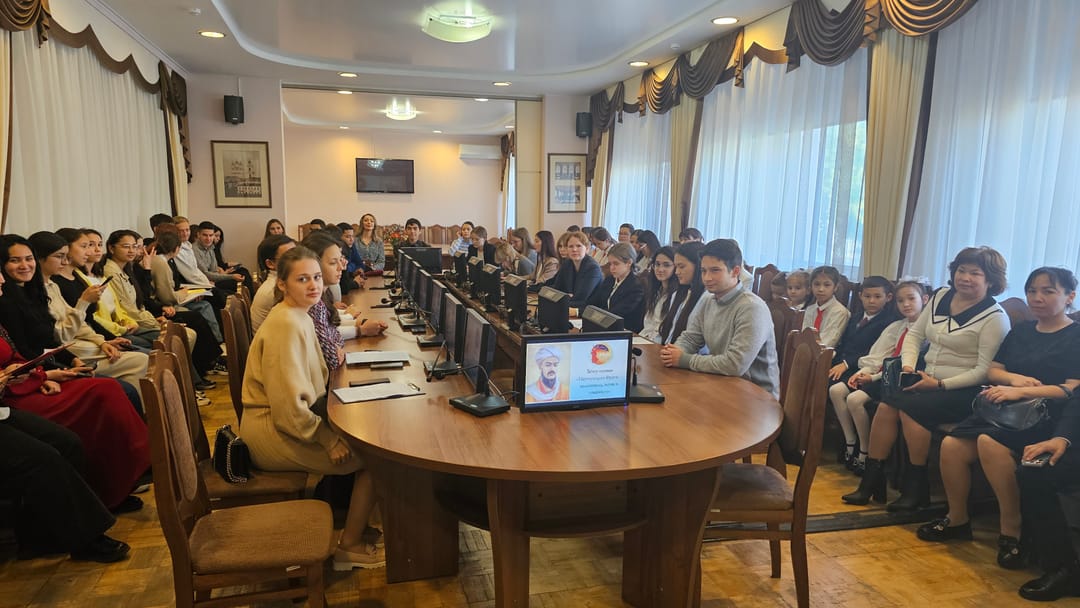 The Astrakhan Regional Scientific Library named after N.K. Krupskaya hosted an evening of poetry by Makhtumkuli Fraghi