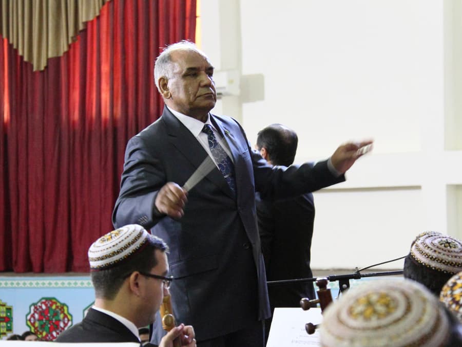 В Туркменской национальной консерватории отметили юбилей Халова Мухамметкулыева