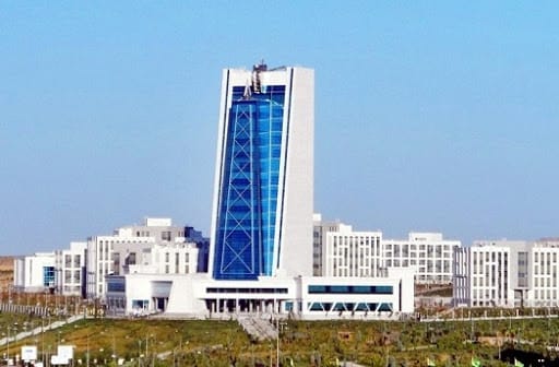 Международному университету нефти и газа присвоено имя Ягшигельды Какаева