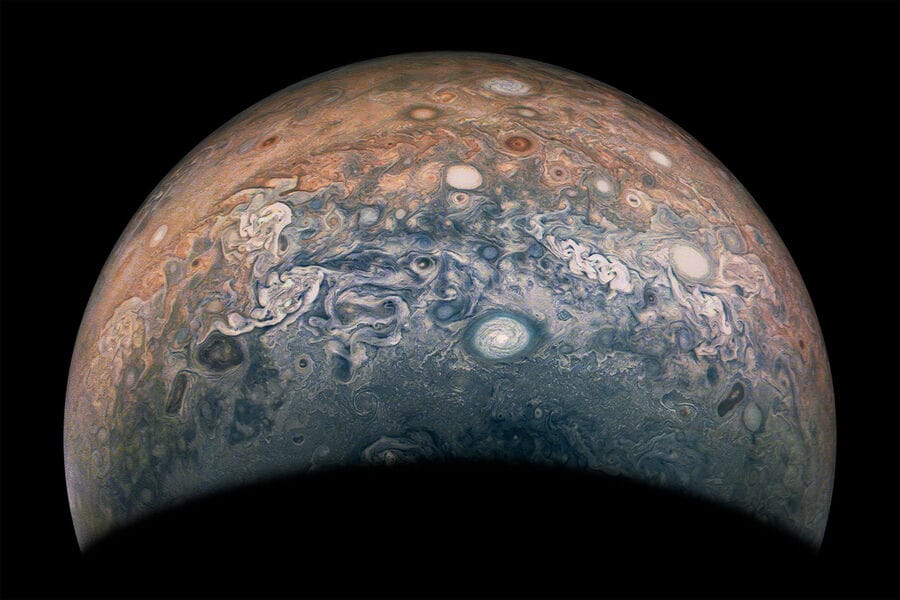 NASA received unprecedentedly clear photos of Jupiter from the "Juno" probe