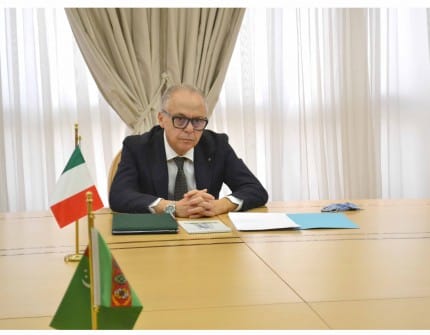 The newly appointed Italian Ambassador presented copies of his credentials to the foreign Minister of Turkmenistan