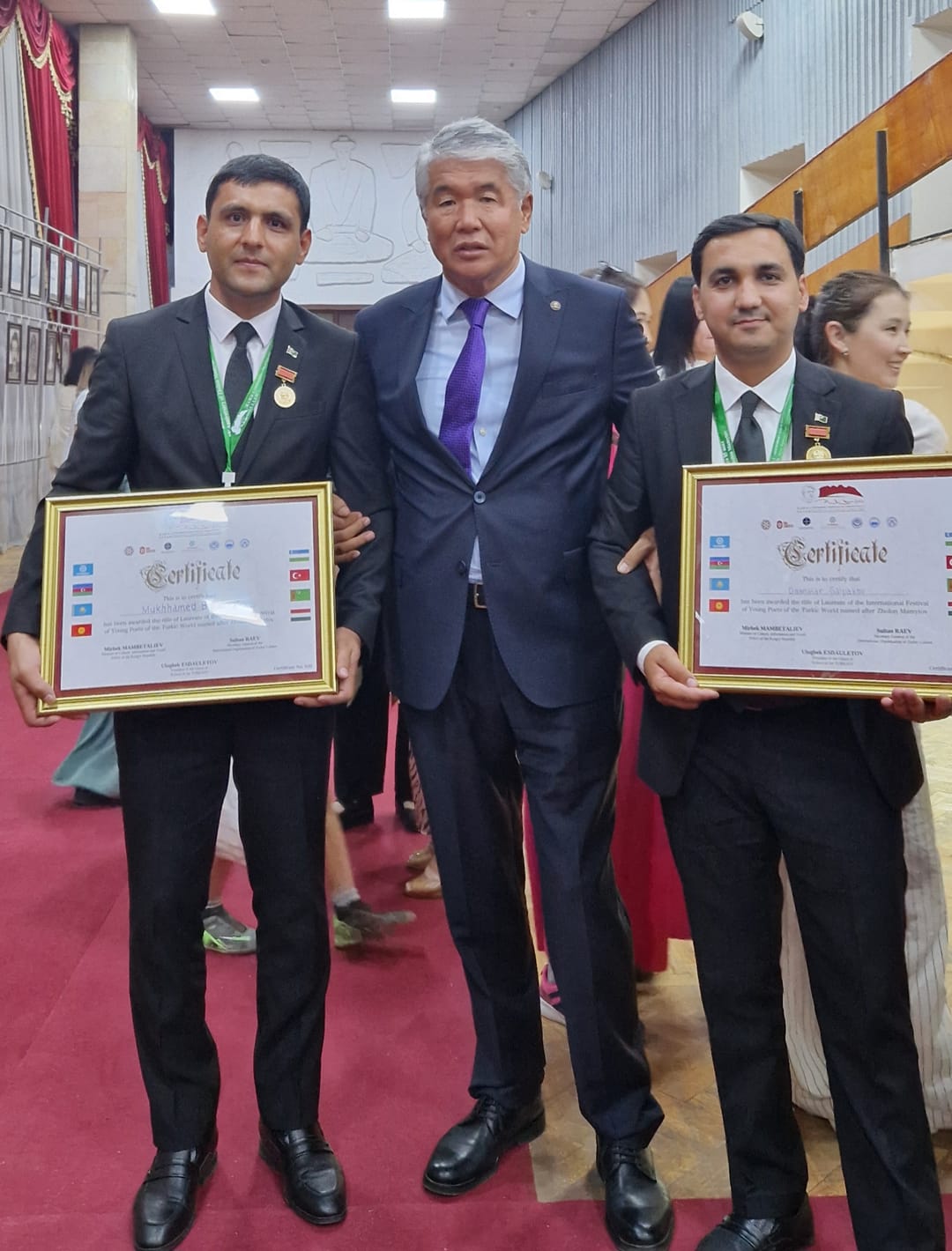 Молодые поэты Туркменистана стали лауреатами конкурса-фестиваля ТЮРКСОЙ