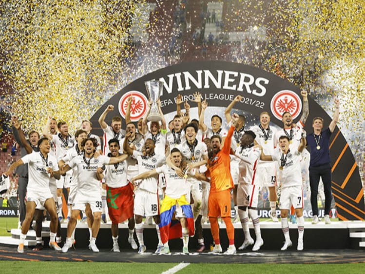 «Айнтрахт» обыграл «Рейнджерс» в серии пенальти и выиграл Лигу Европы
