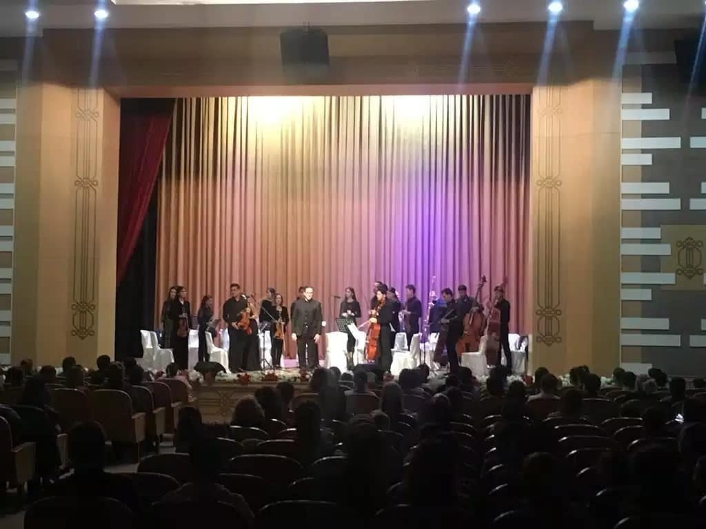 Струнный оркестр под управлением Тахира Атаева провел концерт в Туркменбаши