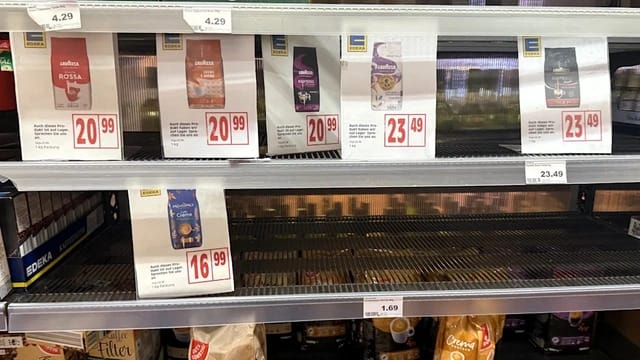 «Bild»: Berlindäki dükanlar kofäni müşderilerden gizleýärler