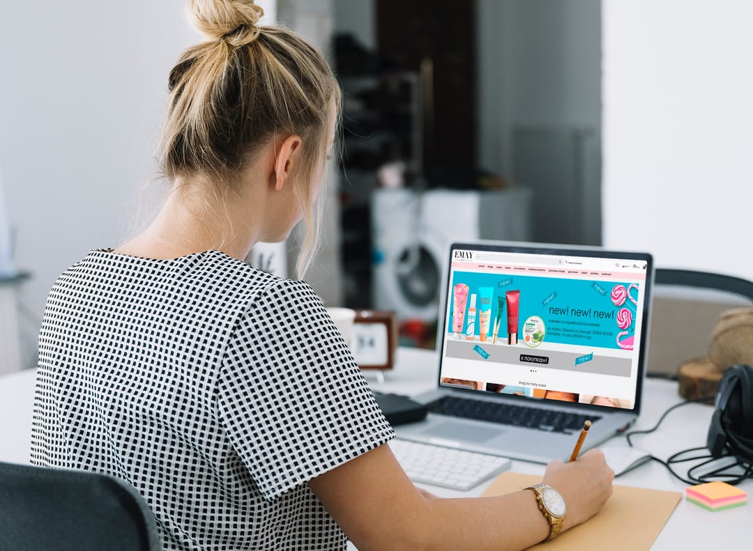 Время подарков от EMAY Cosmetics: участвуйте в акции и выигрывайте призы