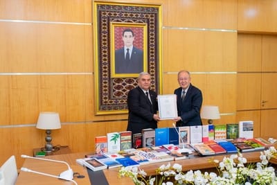 Посол Японии Сасаки Хироси посетил нефтегазовый вуз Туркменистана