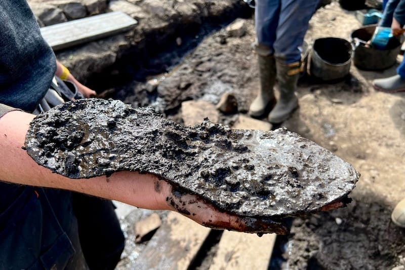 Britan arheologlary rim esgeriniň äpet köwşüniň dabanyny tapdylar