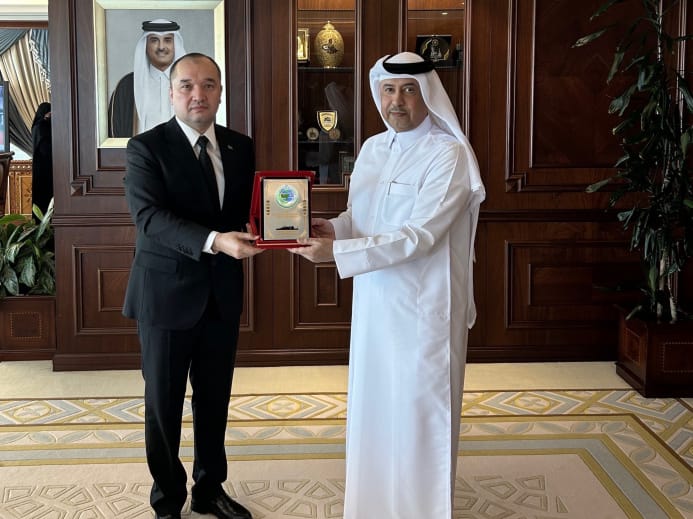 Türkmen ilçisi Kataryň Baş prokurory bilen duşuşdy