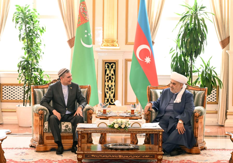 Гурбангулы Бердымухамедов встретился с главой Управления мусульман Кавказа в Баку