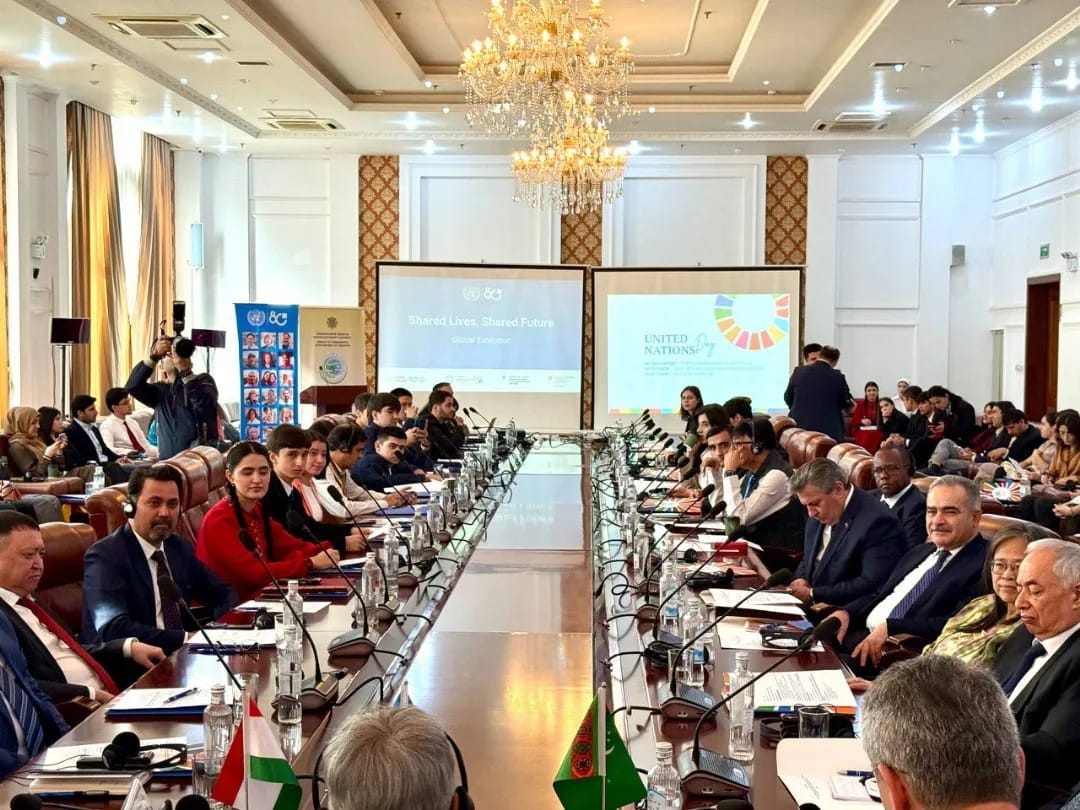 В Душанбе состоялся Молодёжный диалог, посвящённый юбилеям нейтралитета Туркменистана и ООН