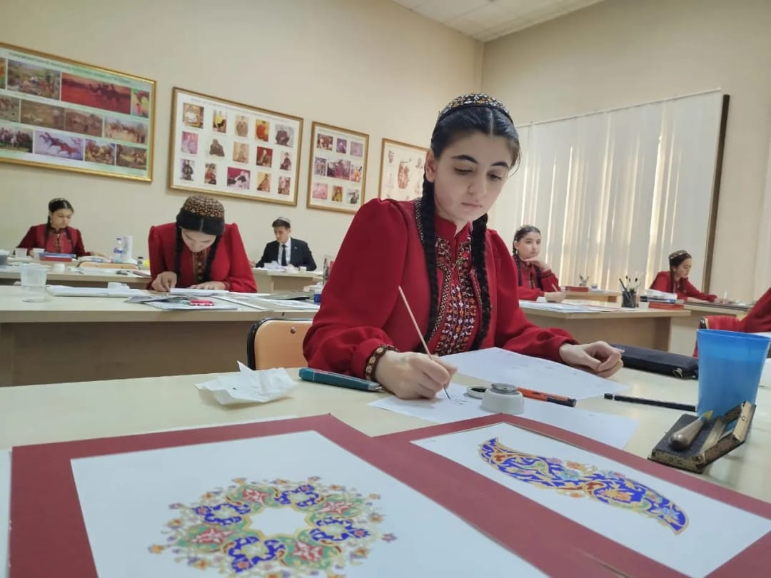 Иранские мастера проведут мастер-классы по миниатюре в Ашхабаде