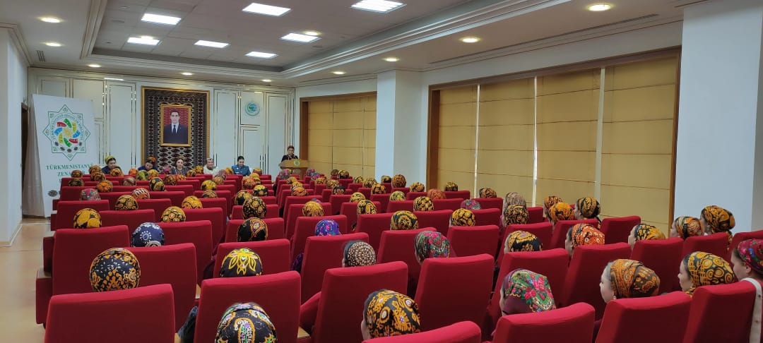 В Министерстве связи Туркменистана прошла консультативная встреча, посвященная роли женщин в развитии страны