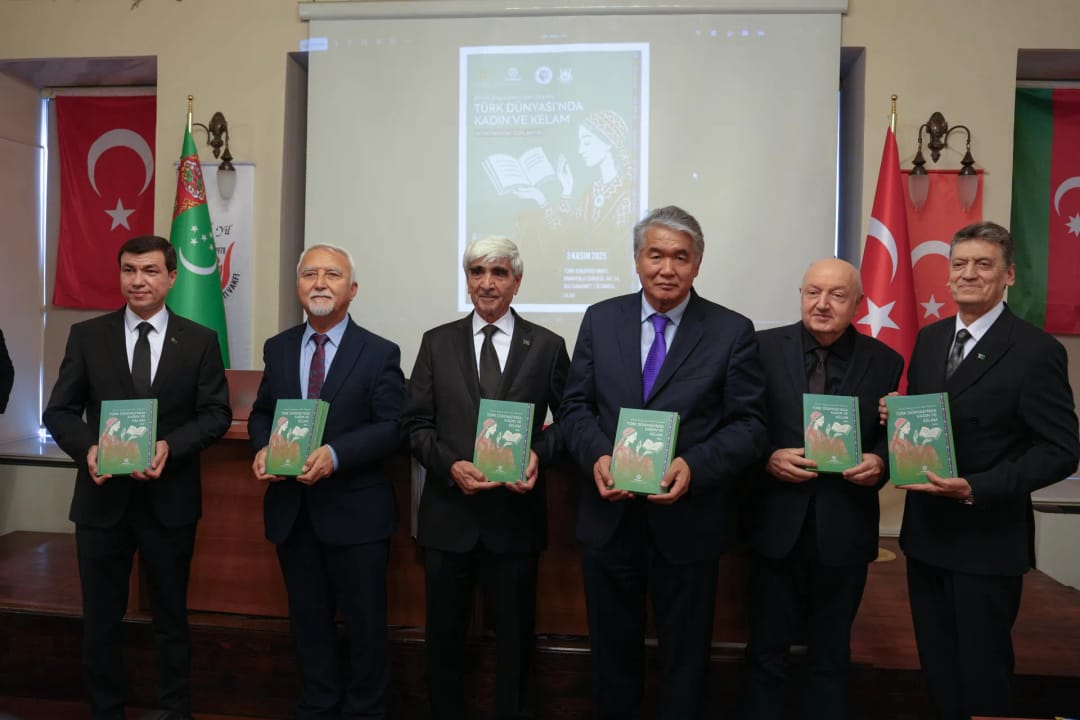 В Стамбуле представили книгу к 85-летию туркменской писательницы Гозель Шагулыевой