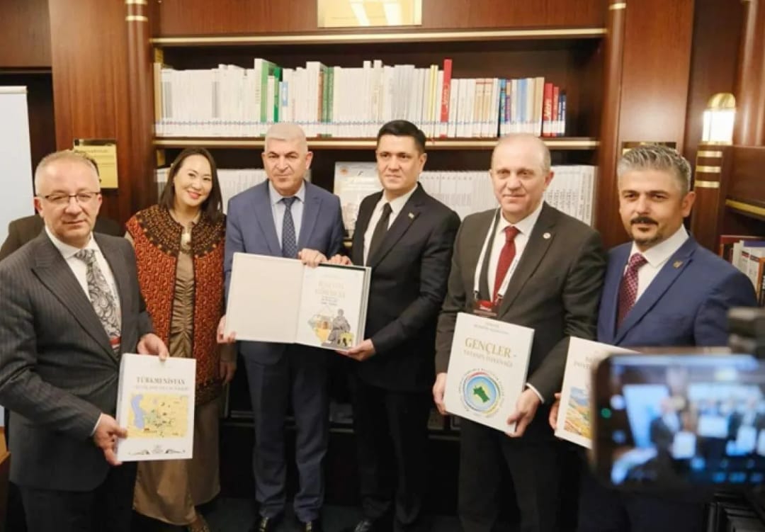 В Президентской библиотеке Анкары состоялась передача книг руководителей Туркменистана