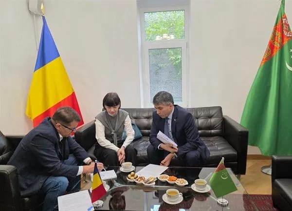 Посол Туркменистана провел переговоры с руководством румынской Chimcomplex