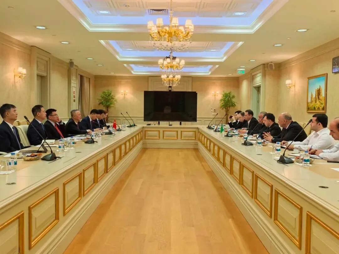 Глава китайской корпорации CAMCE провел ряд деловых встреч в Туркменистане