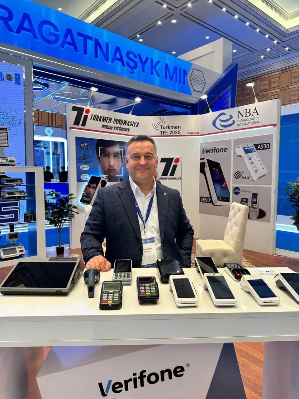 Aşgabatdaky sergide ýüz tanamak arkaly töleg tehnologiýasy görkezildi