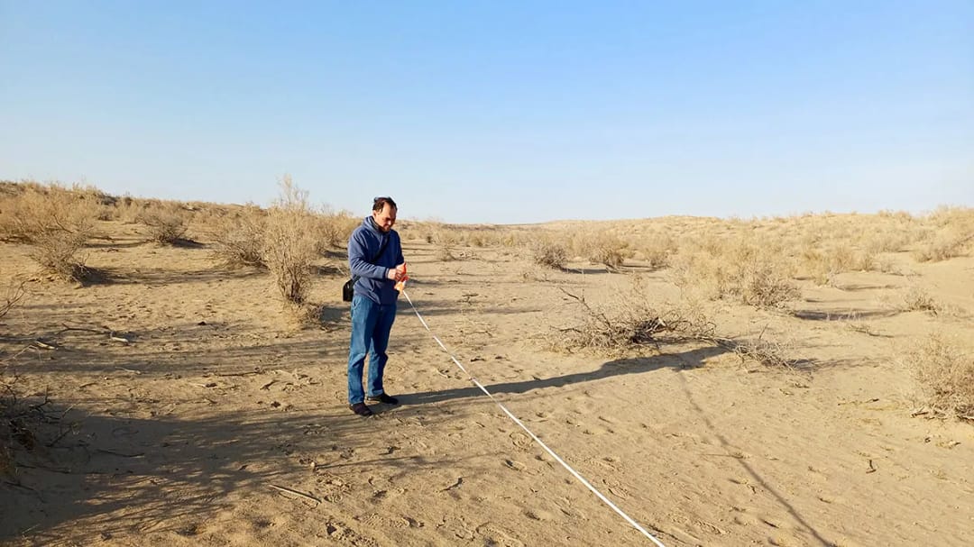 Экологи провели геоботанические исследования в туркменском Приаралье