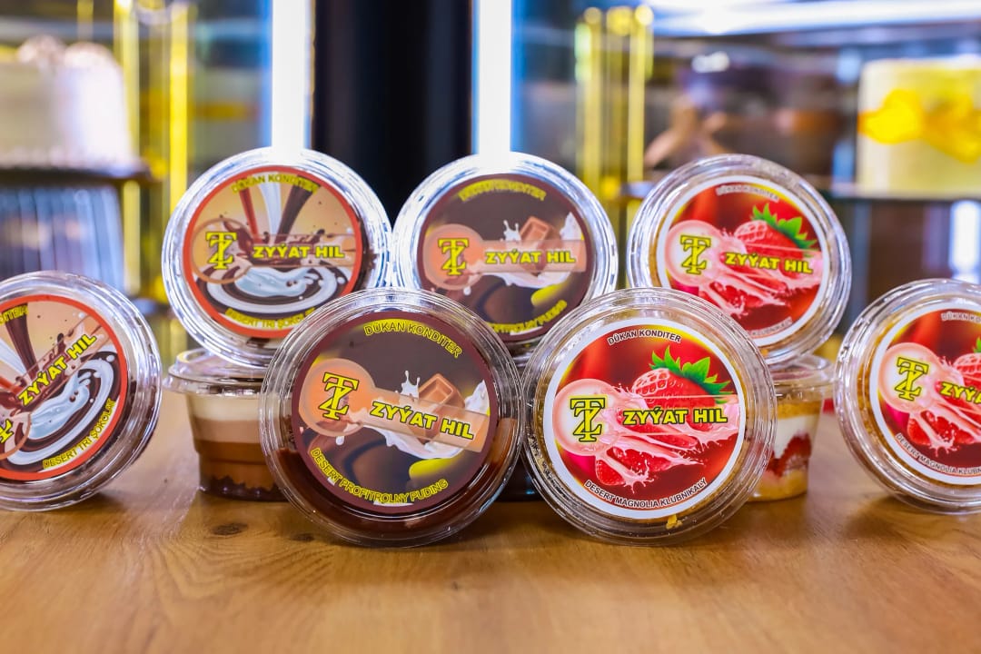 Новинки Zyýat Hil: «Магнолия» с клубникой, Пудинг из профитролей и Трайфл