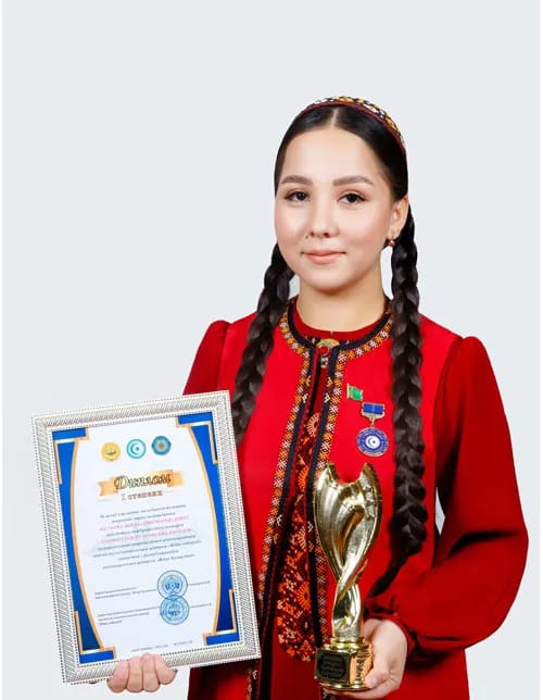 TDU-nyň talyby «Türki halklaryň iň gowy talyby» atly halkara bäsleşikde ýeňiji boldy