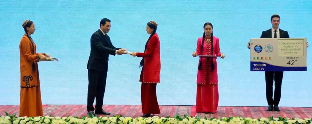 В Ашхабаде наградили 141 лауреата Молодёжной премии Туркменистана