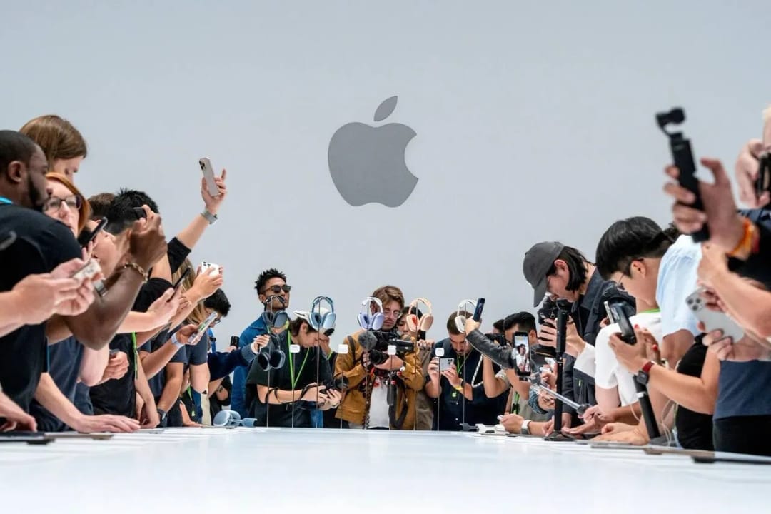 Apple изменит график релизов и будет выпускать до шести новых моделей iPhone в течение года — Bloomberg