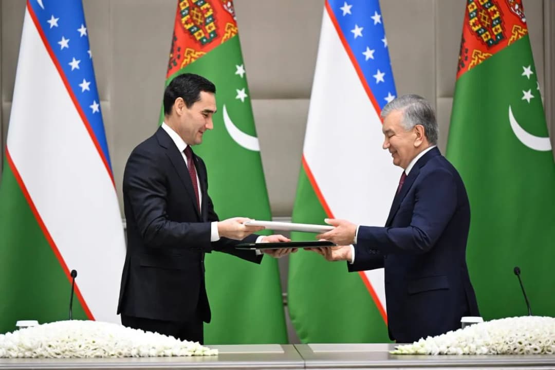 Türkmenistan bilen Özbegistanyň arasynda ikitaraplaýyn resminamalara gol çekildi