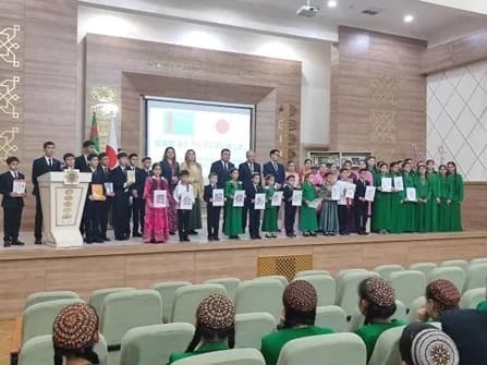 Ашхабадской школе подарены книги от японской ассоциации «Касуми Кайкан»