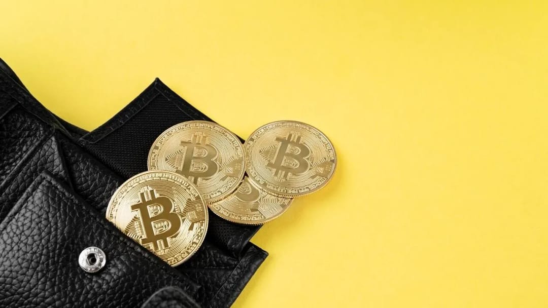 Биткоин опустился ниже $90 000 впервые за семь месяцев