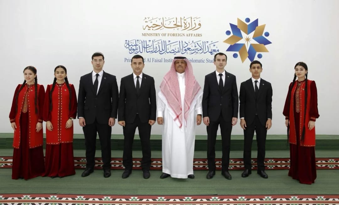 Будущие туркменские дипломаты прошли курсы в Королевстве Саудовская Аравия