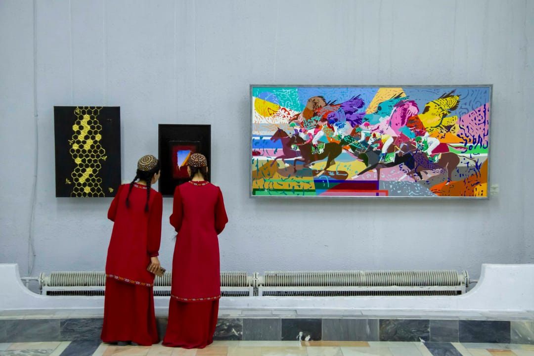 В Ашхабаде открылась выставка абстрактного искусства