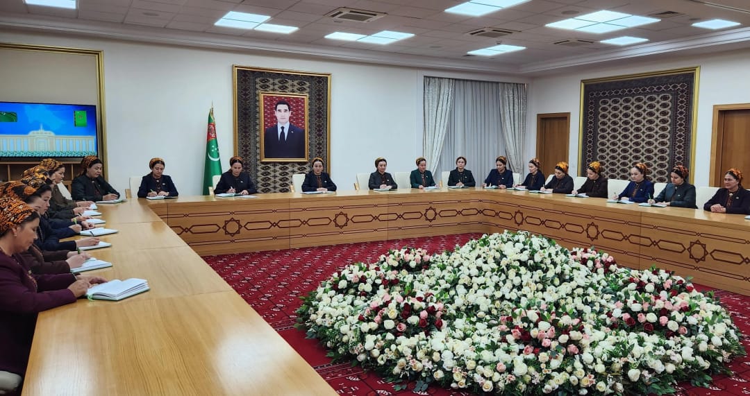 В Туркменистане прошла встреча женщин-парламентариев