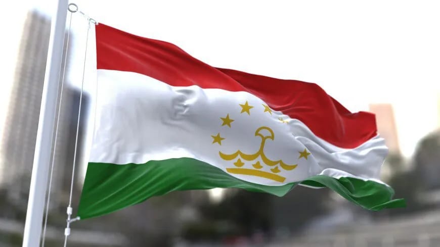 В Таджикистане отмечают День государственного флага